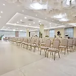 Witkowski Airport Hotell 3*