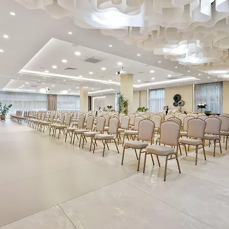 Witkowski Airport Szálloda 3*